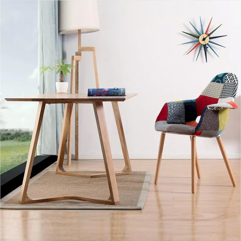 Fauteuil d'appoint rembourré en tissu patchwork multicolore / uni avec pieds en bois – Siège unique