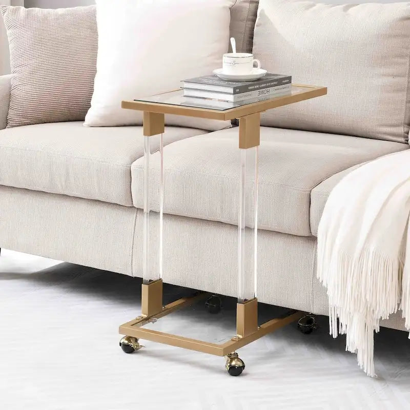 Table d'appoint en verre chromée et dorée en forme de C avec base en métal et roulettes, pour 1 personne