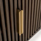 Meuble TV d'angle en noyer foncé et laiton – Style Mid-Century, Assemblage par 1 personne